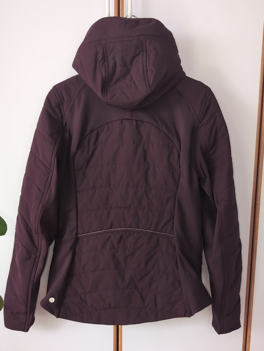 Lululemon Another Mile Jacket 8 Quilted Insulated Cassis - Picture 12 of 16